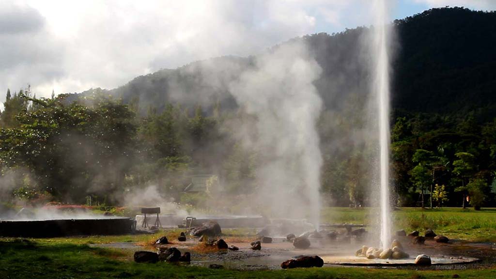 Sankhampaeng Hot Springs.