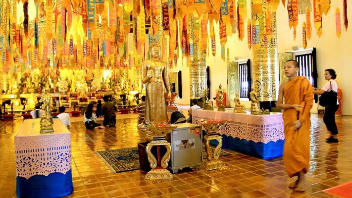 Salón de la asamblea o vihan del Wat Chedi Luang